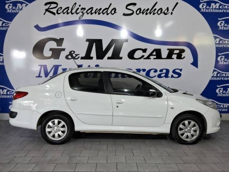 PEUGEOT - 207 - 2010/2011 - Branca - R$ 23.900,00