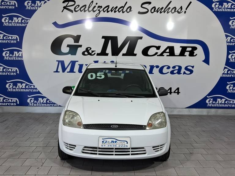 FORD - FIESTA - 2004/2005 - Branca - R$ 16.900,00