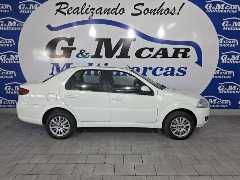 FIAT - SIENA - 2014/2015 - Branca - R$ 37.900,00