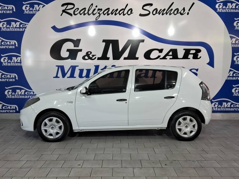 RENAULT - SANDERO - 2013/2014 - Branca - R$ 37.900,00